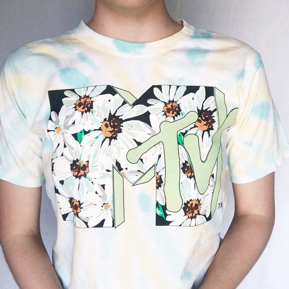 MTV NWOT Graphic Tee - Picture 2 of 4